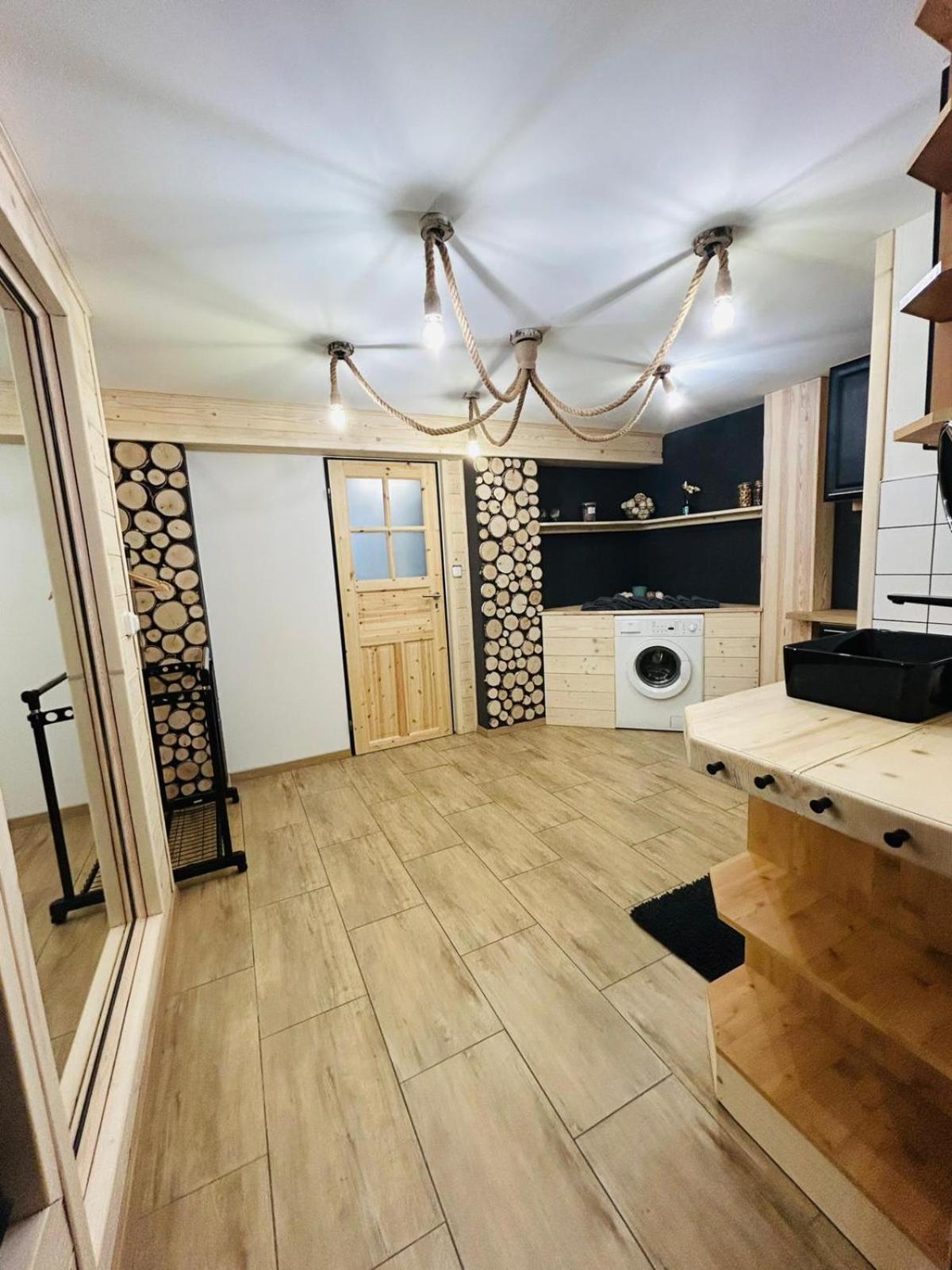 Apartman Kunst Korenov Exterior photo