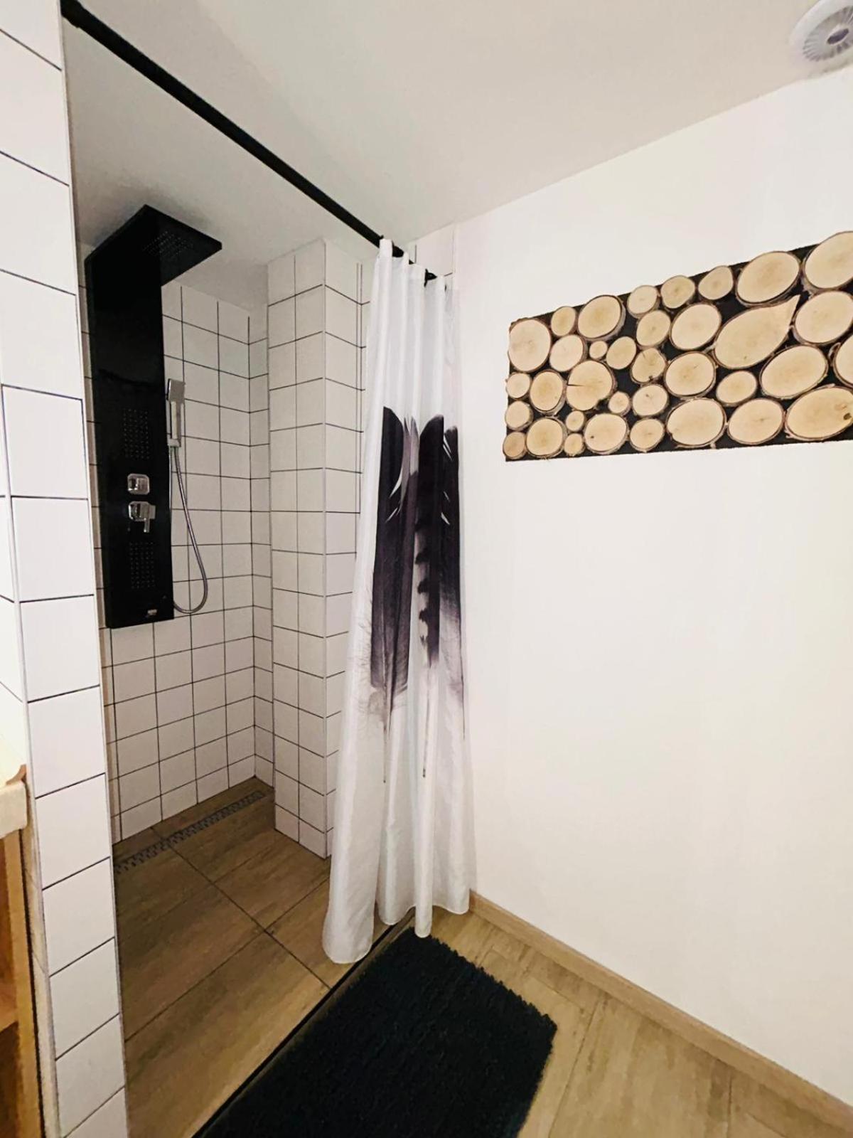 Apartman Kunst Korenov Exterior photo